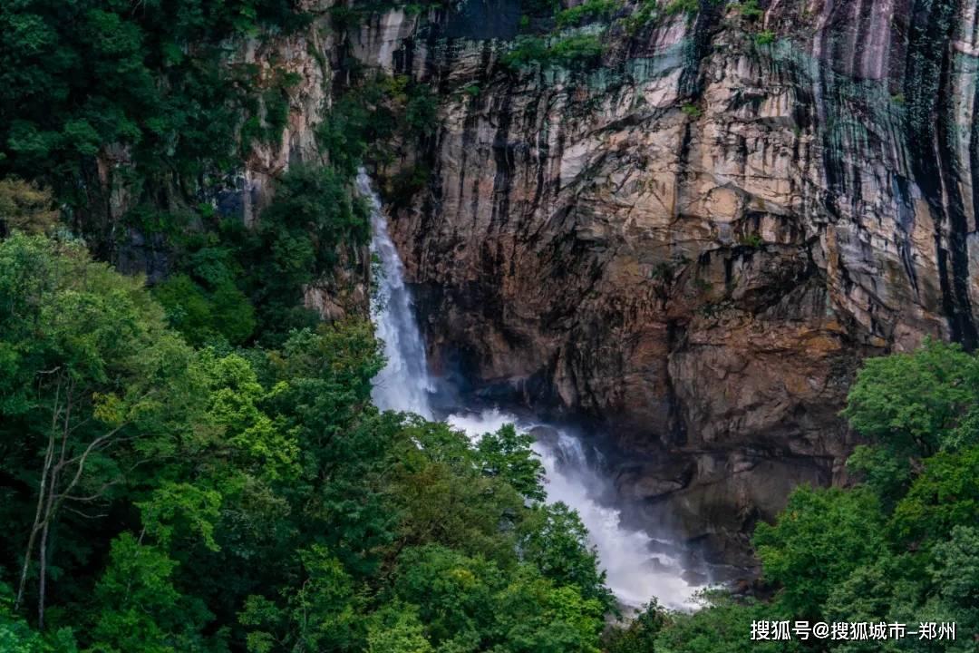 做好糖瓜去赶集,买枣囤肉带喜气